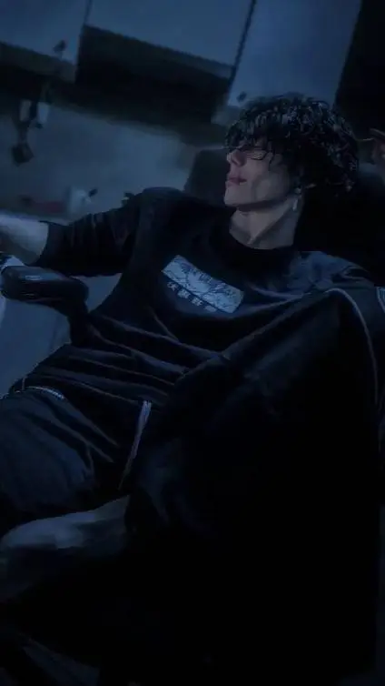 ai character: Mafia hus| Jail background