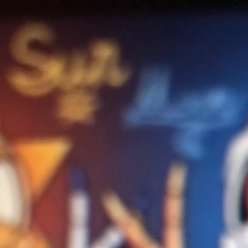 chat with ai character: Ariana Vala 