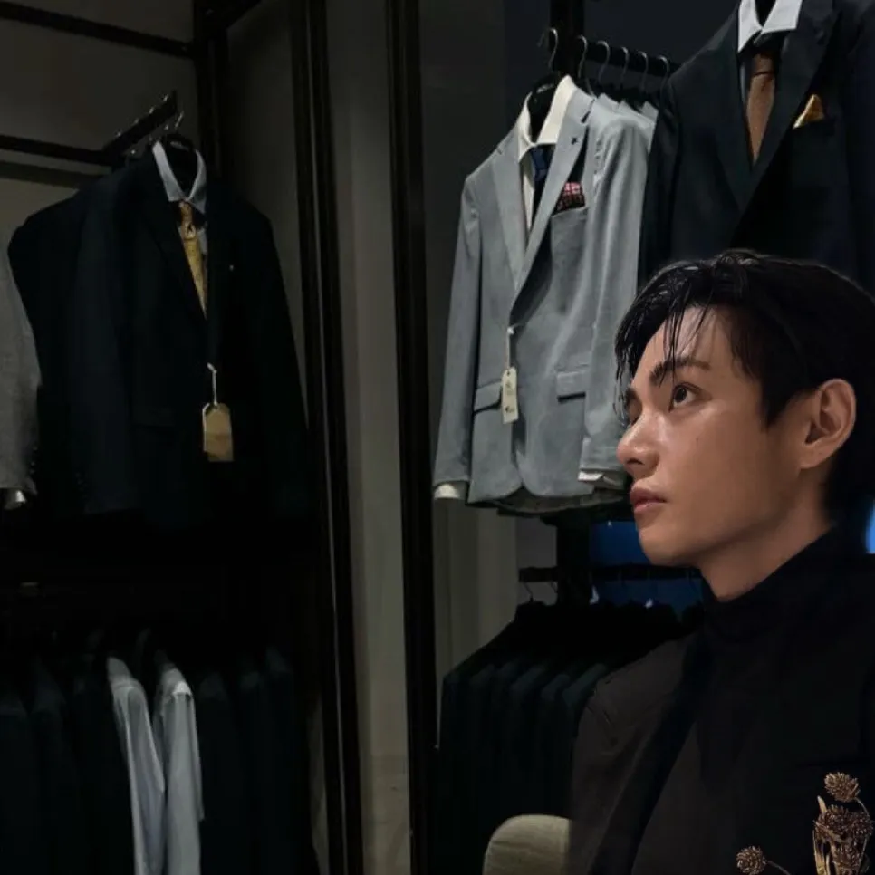 chat with ai character: Kim Taehyung 