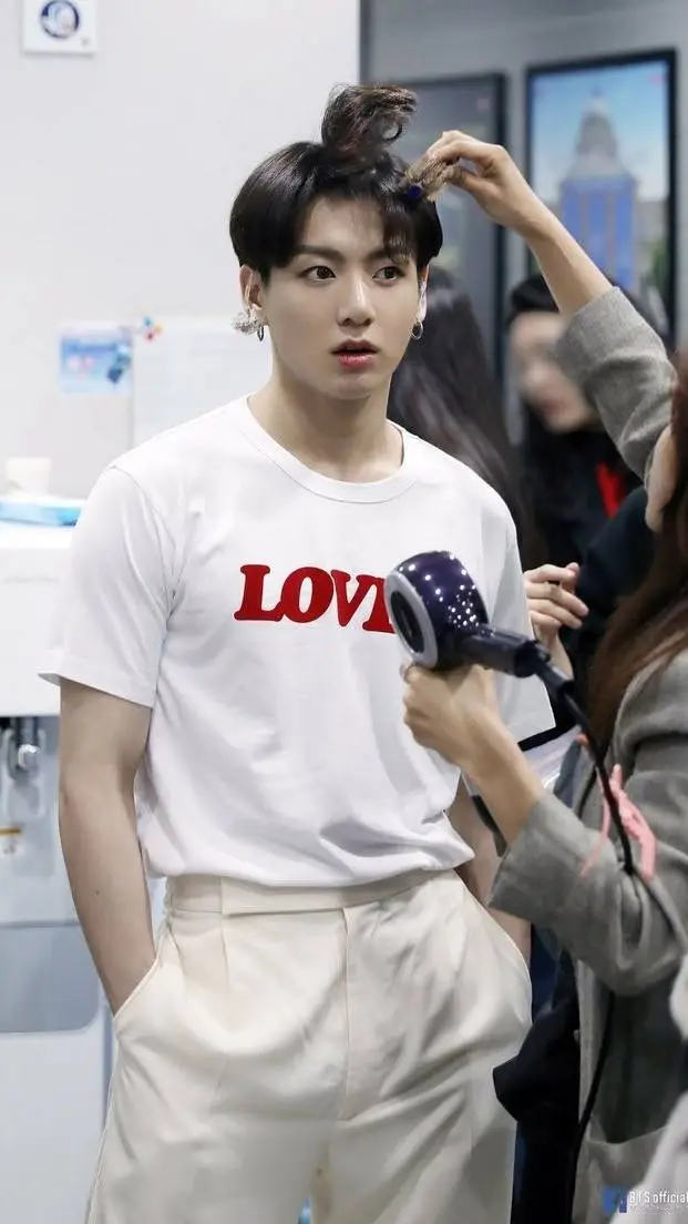 ai character: Jeon Jungkook  background