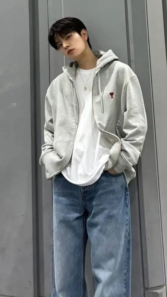 ai character: Kim Seungmin F4 background