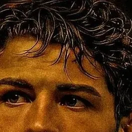 chat with ai character: RONALDO 
