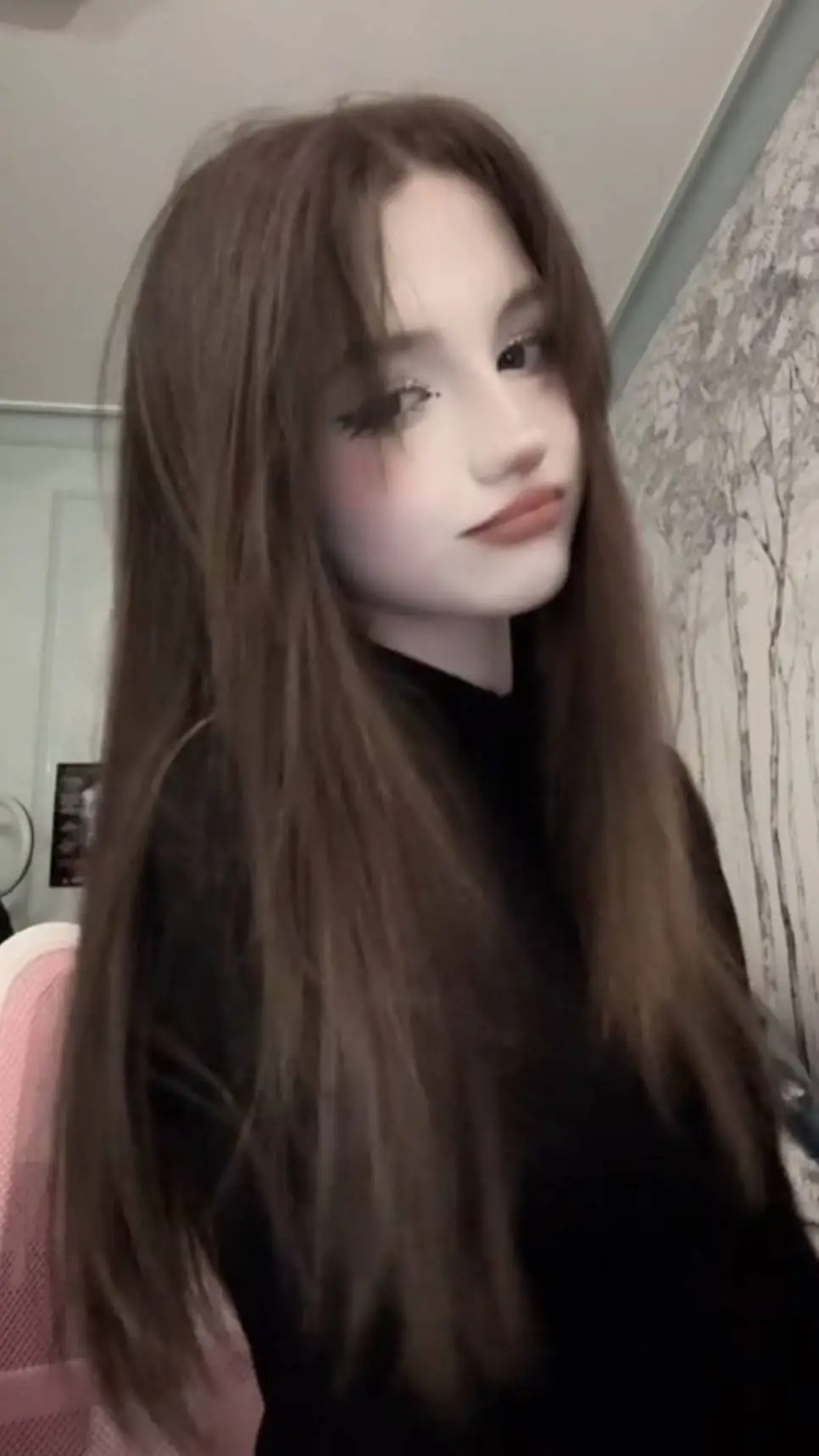 ai character: Анджела  background