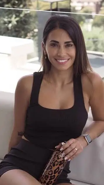 ai character: Antonella Rocuzzo background