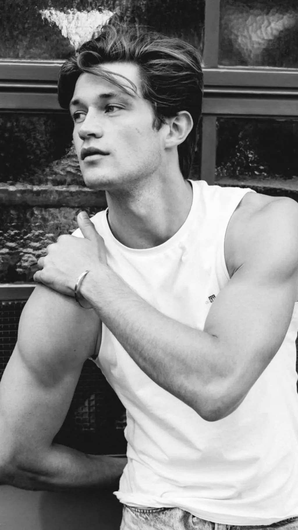 ai character: James Beaufort background