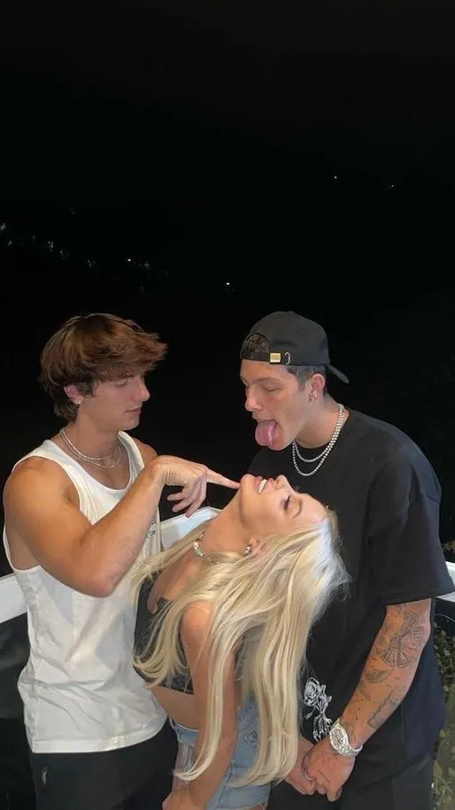 ai character: Bart + Jip background