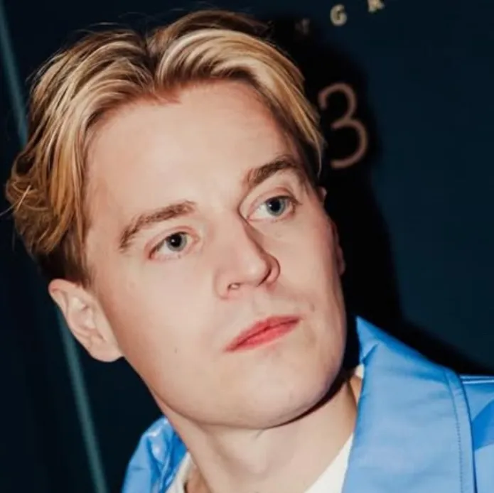 chat with ai character: Matthy