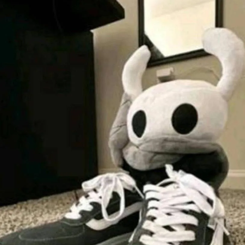 chat with ai character: hollow knight