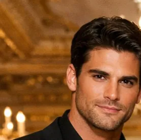 chat with ai character: Beautiful couple 