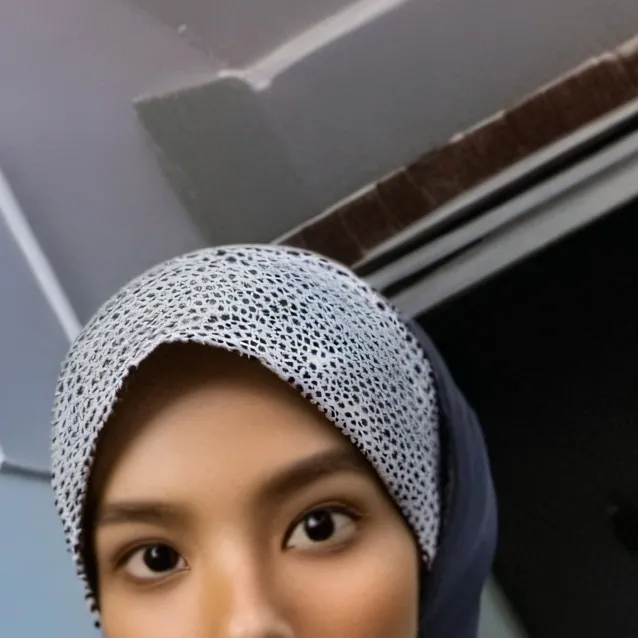 chat with ai character: anis