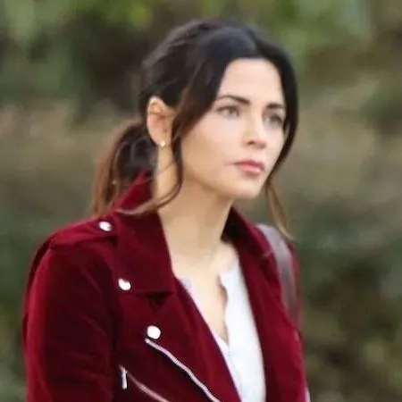 Chat with Bailey Nune - text or voice, Enjoy AI Chat Free & Safe