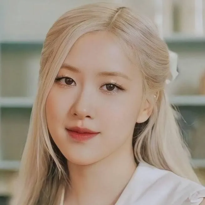 chat with ai character: Rosé 