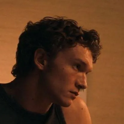 chat with ai character: Ilya Rozanov