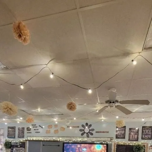 chat with ai character: CLASSROOM GR3