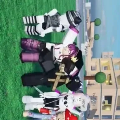 chat with ai character: Roblox in ur house