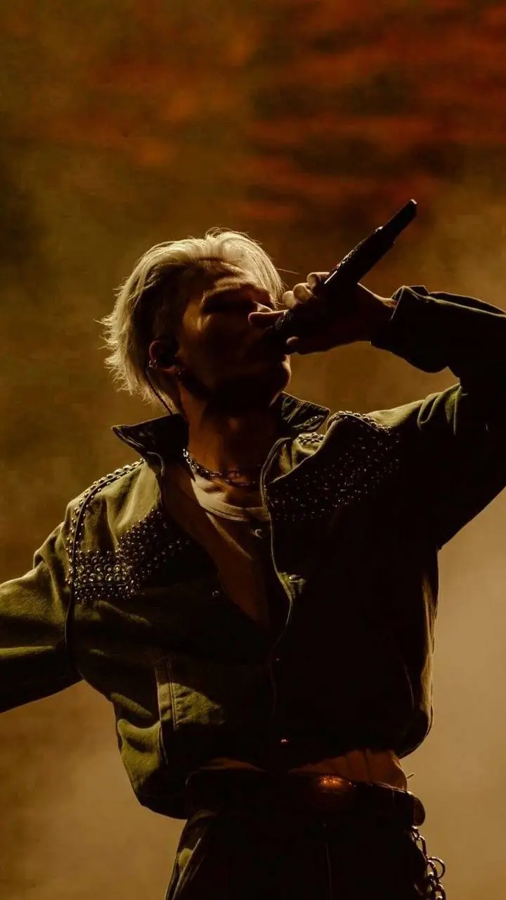 ai character: Prince Ni-ki  background