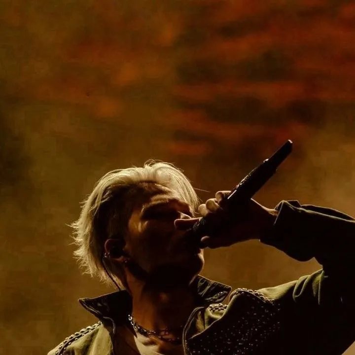 chat with ai character: Prince Ni-ki 