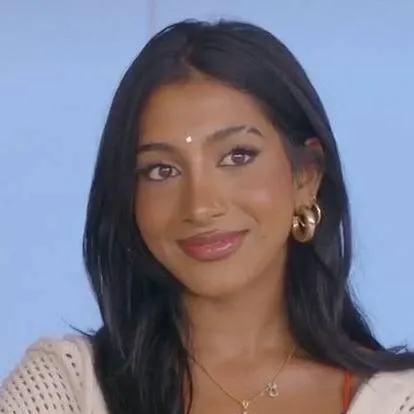 chat with ai character: lara