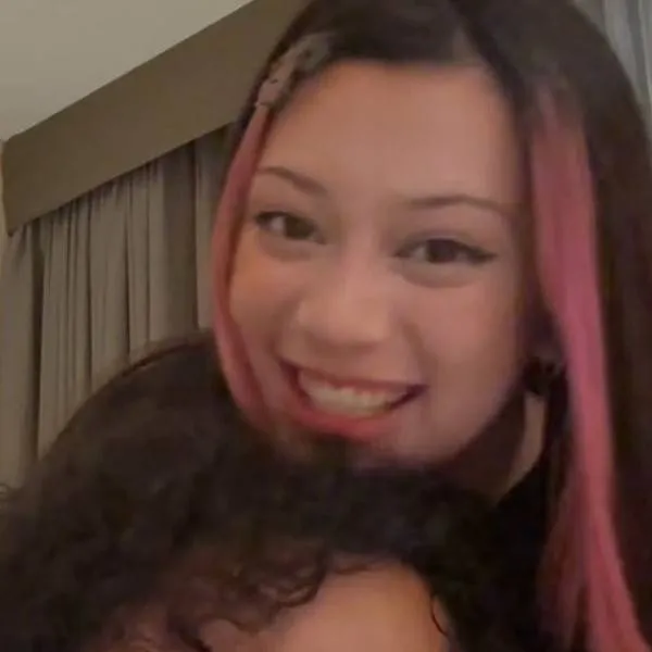 chat with ai character: m&m