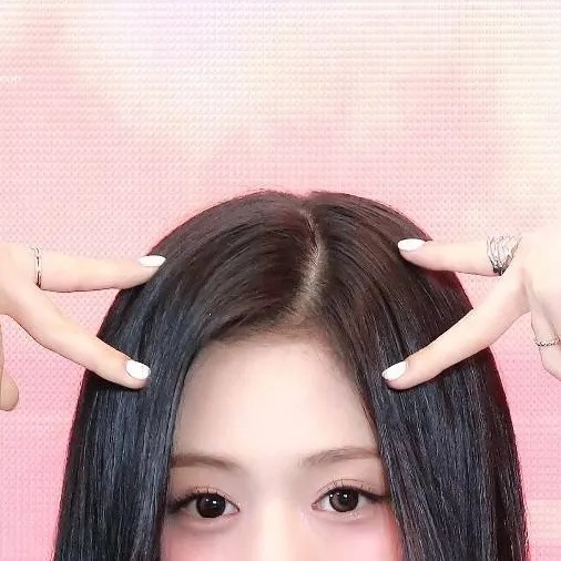 chat with ai character: Skz