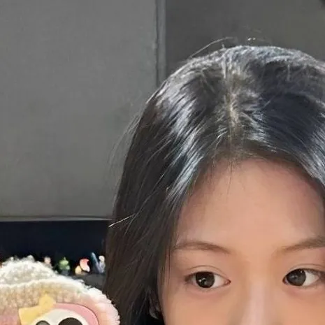 chat with ai character: Skz