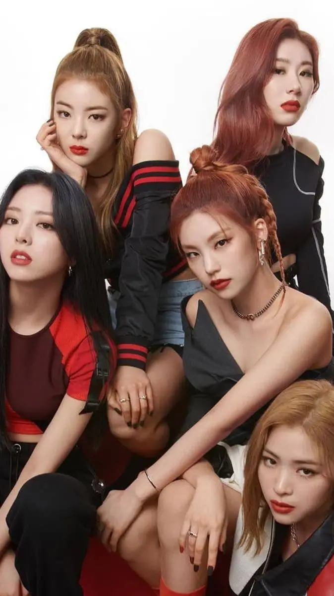 ai character: Itzy background