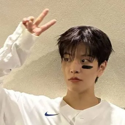 chat with ai character: ★seungmin★
