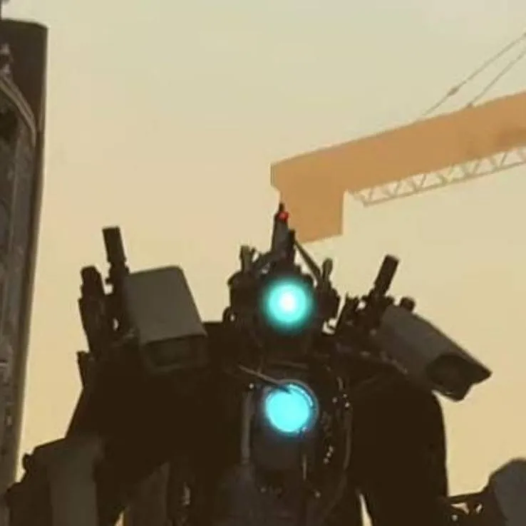 chat with ai character: titán camara-man 