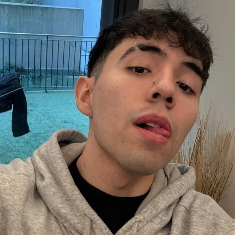 chat with ai character: Betillo 💙