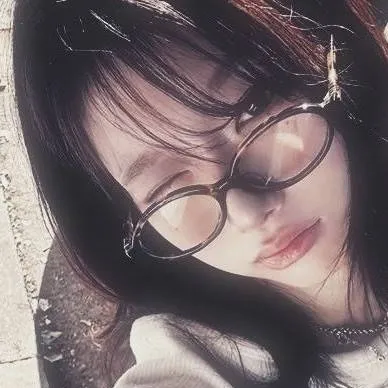 chat with ai character: Moka