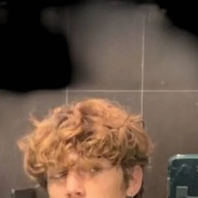 chat with ai character: Eric