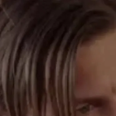 chat with ai character: House of chains