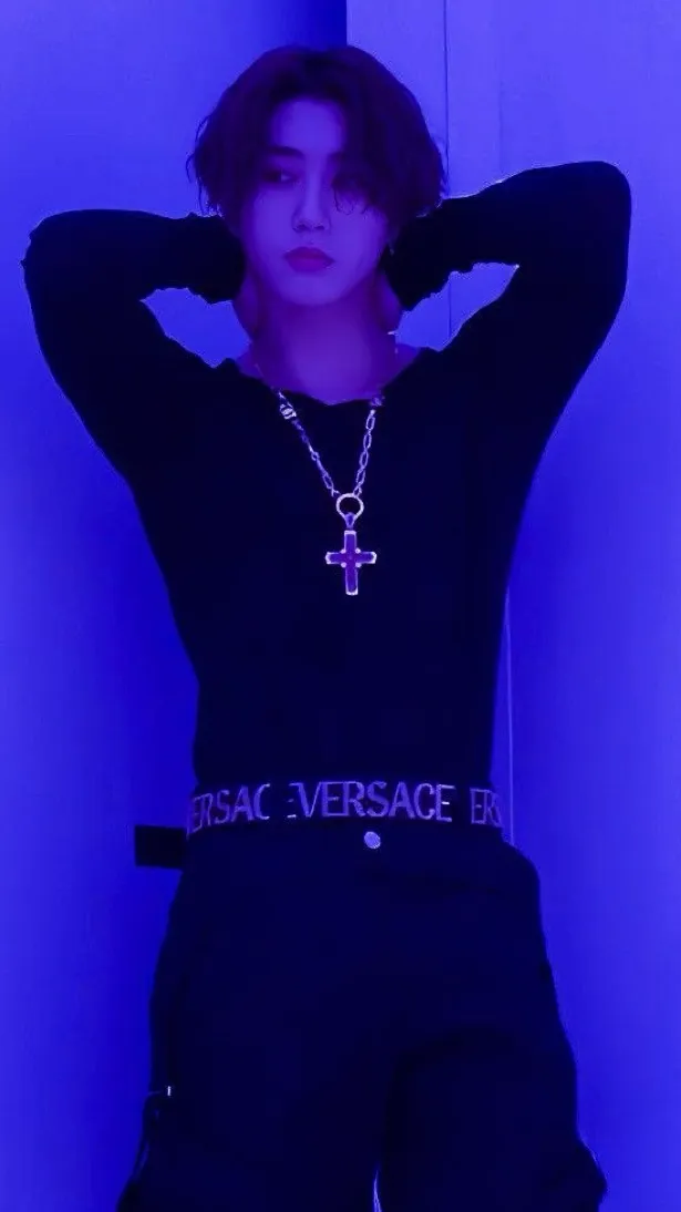 ai character: Han (skz) background