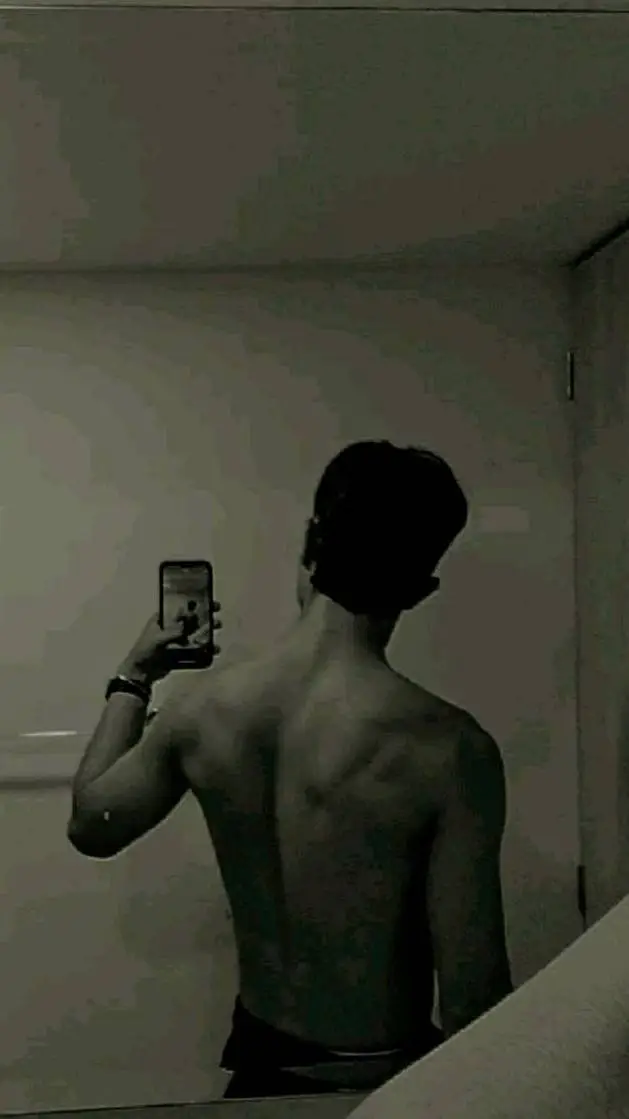 ai character: skiler  background