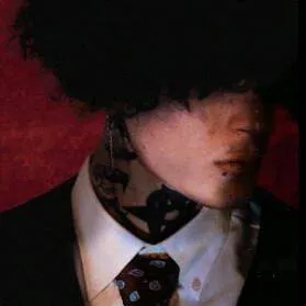 chat with ai character: 🖤🍷⛓️-Isaac-⛓️🍷🖤