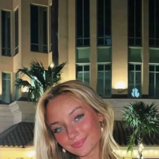 chat with ai character: Jacqui 