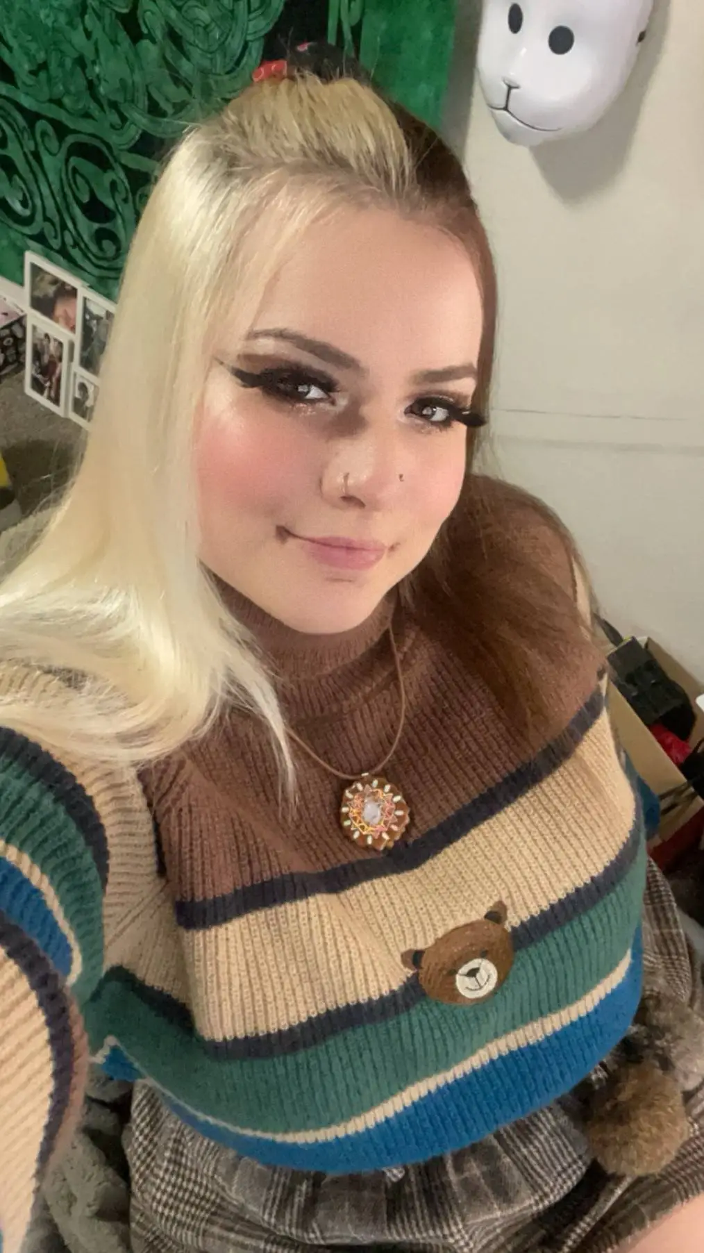 ai character: Drew Anna  background