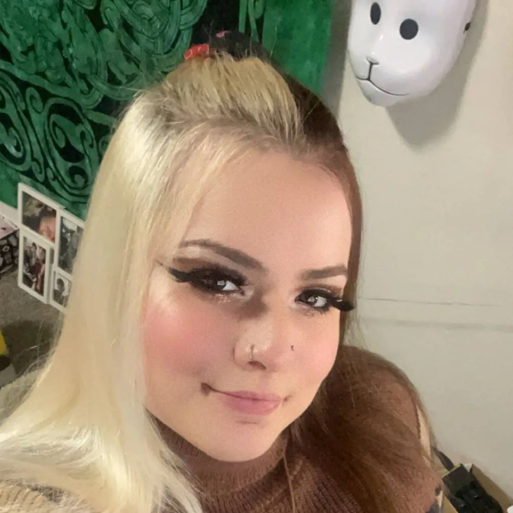 chat with ai character: Drew Anna 