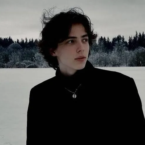 chat with ai character: Liam Rogers 