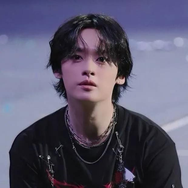 chat with ai character: minho