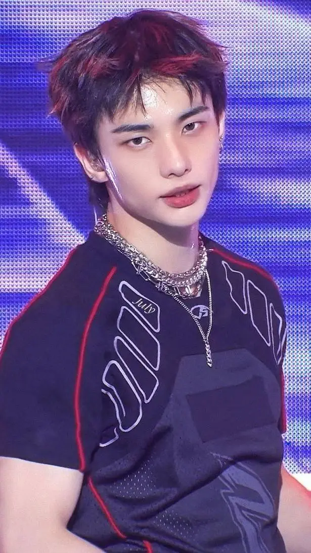 ai character: hyunjin background