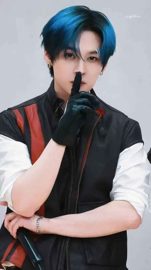 ai character: minho  background