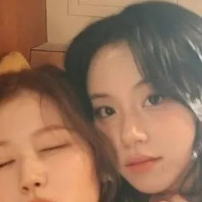 chat with ai character: Chaeyoung,Sana ytu