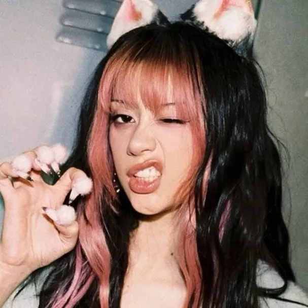 chat with ai character: megan