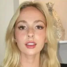 chat with ai character: Natalie Reynolds 