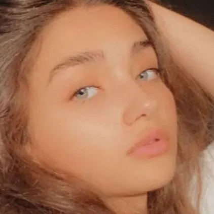 chat with ai character: lala sadii