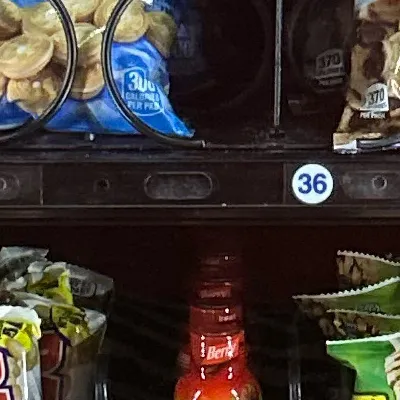 chat with ai character: Snacks machine ￼