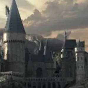 chat with ai character: Hogwarts💫