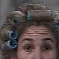 chat with ai character: Doña Florinda 