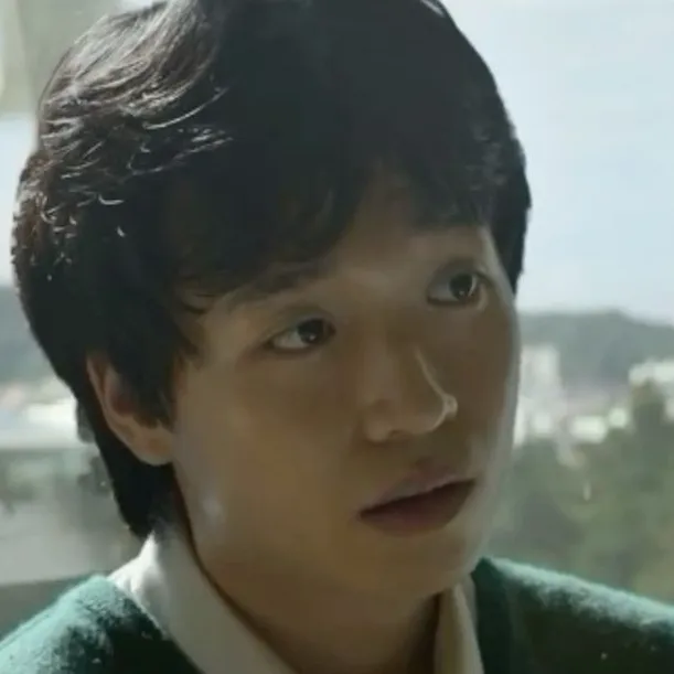 chat with ai character: Gyeong Su